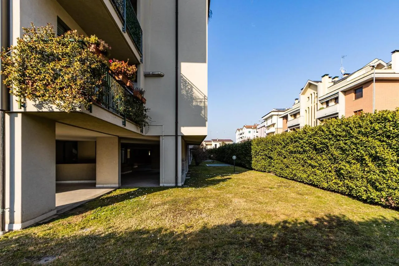 Apartament Monza Monolocale Completo